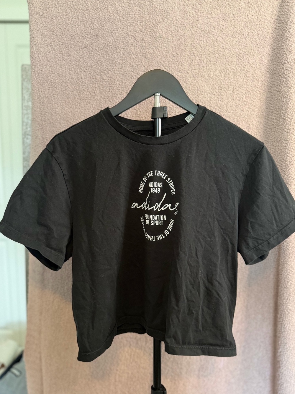 Adidas Women’s Black Foundation of Sport Graphic Crop T-Shirt Size M